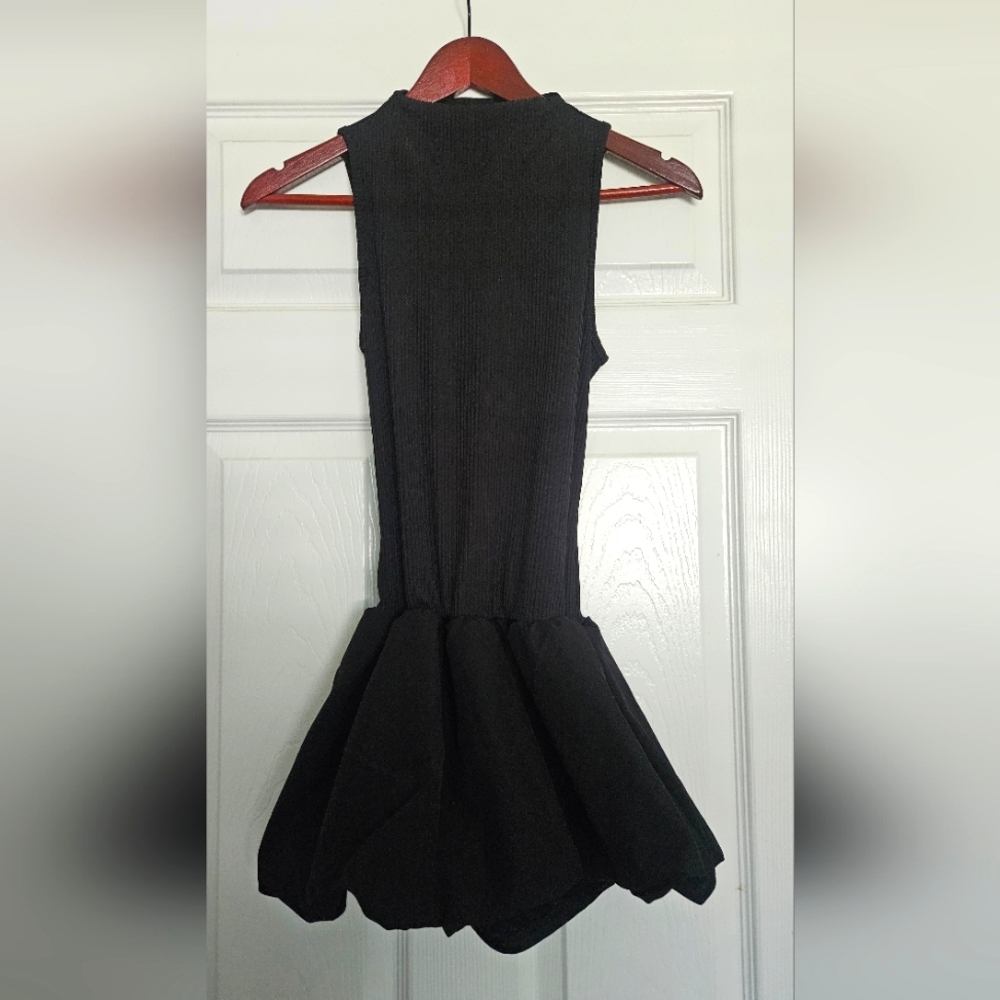 Elegant Black Sleeveless Dress